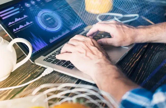 Meningkatkan Layanan Pelanggan dengan Teknologi Customer Relationship Management (CRM)