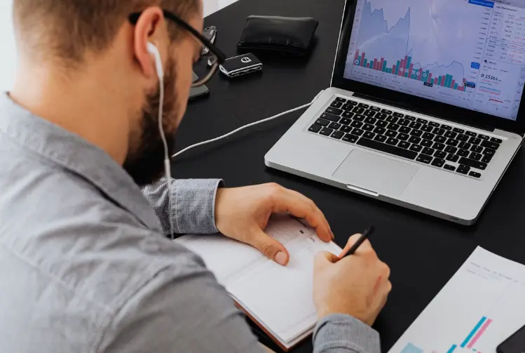 Seram Bagian Timur Siap Tembus Pasar Digital Lewat Website Profesional